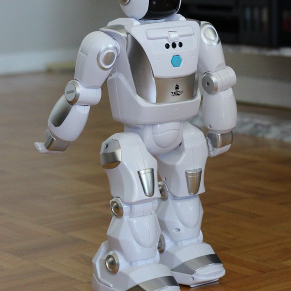 programmable dancing robot - Picture 6 of 7